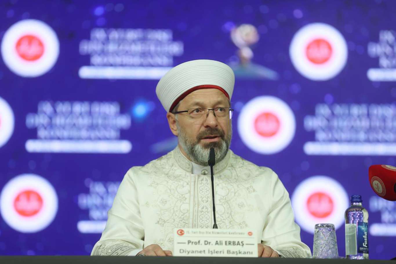Diyanet İşleri Başkanı Erbaş: Dünyaya İslam'ın güzelliklerini anlatmamız lazım Diyanet İşleri Başkanı Erbaş: Dünyaya İslam'ın güzelliklerini anlatmamız lazım